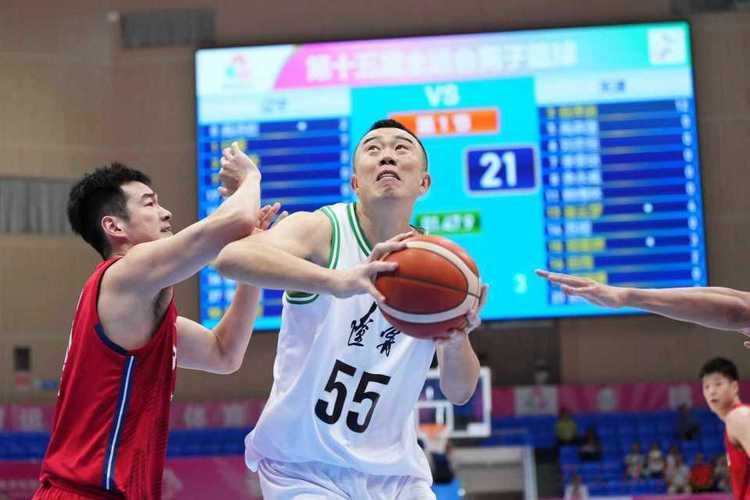 开云体育APP下载：小组4场全胜，辽宁男篮晋级8强，韩德君21分宝刀不老 赵继伟21+13