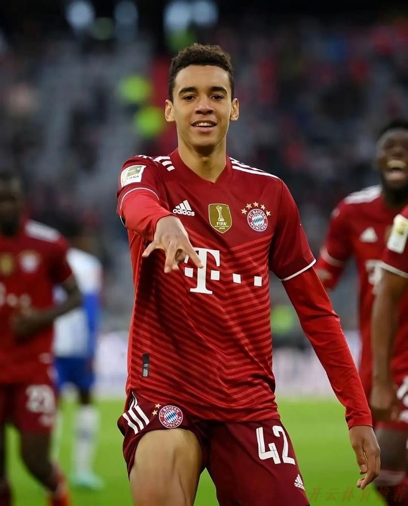 开云体育中心：穆西亚拉：从伤病绝境到重返巅峰，拜仁的未来之星